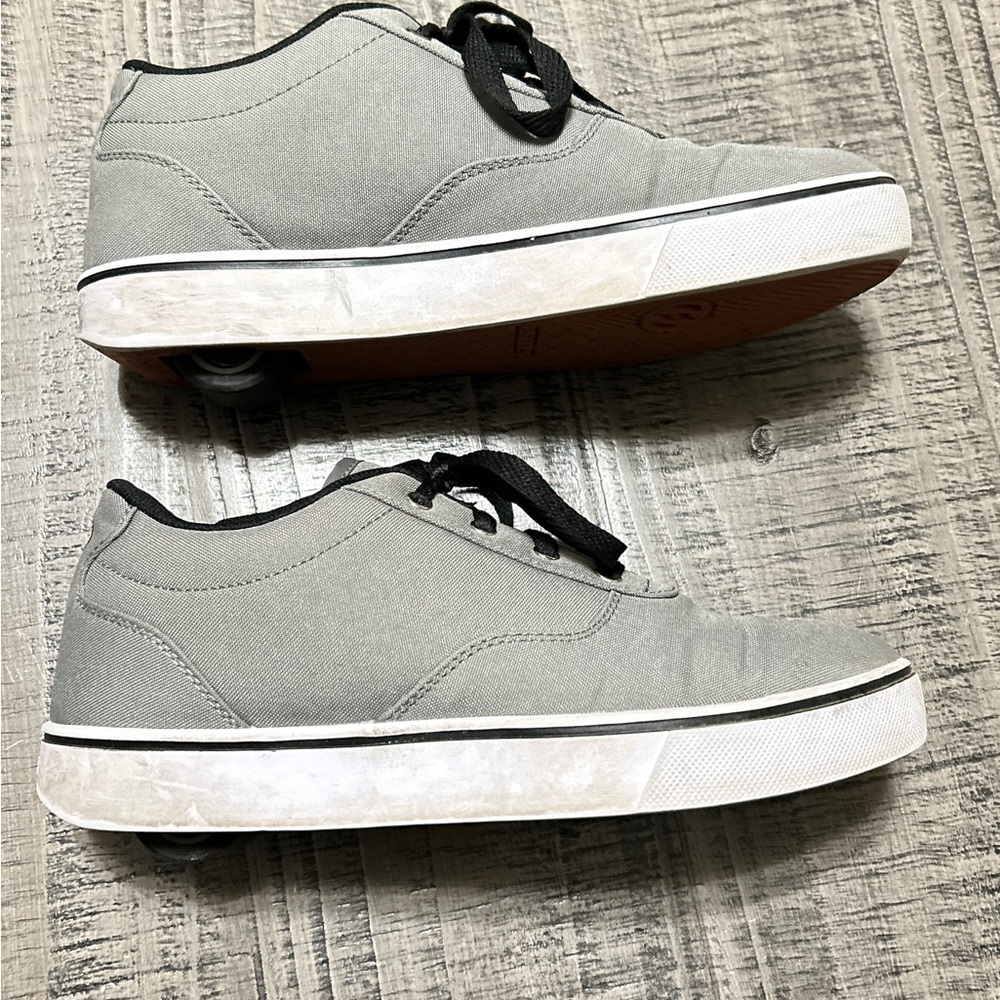 Heelys Men's Gray Sneakers with Wheels in the Soles - Picture 3 of 10